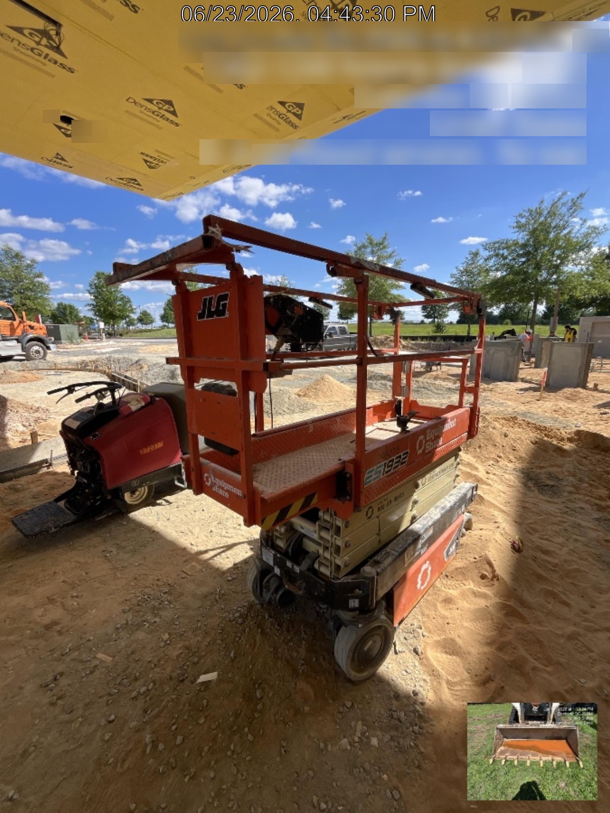 2023 JLG ES1932
