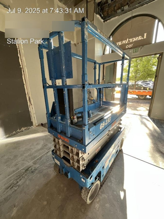 2020 Genie GS-1930 Solid Non Marking Tires, Beacon, Folding rails with half height swing gate, 800W Inverter