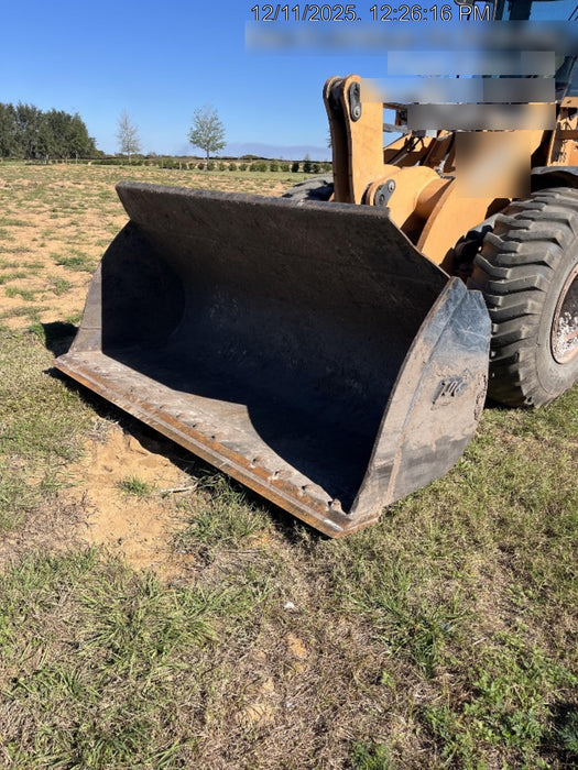 2016 Case 621F CLOSED CAB, JRB 416 STYLE HYD COUPLER