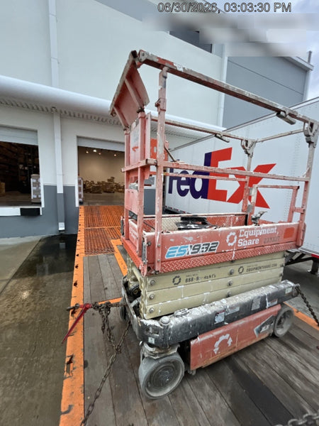 2022 JLG ES1932