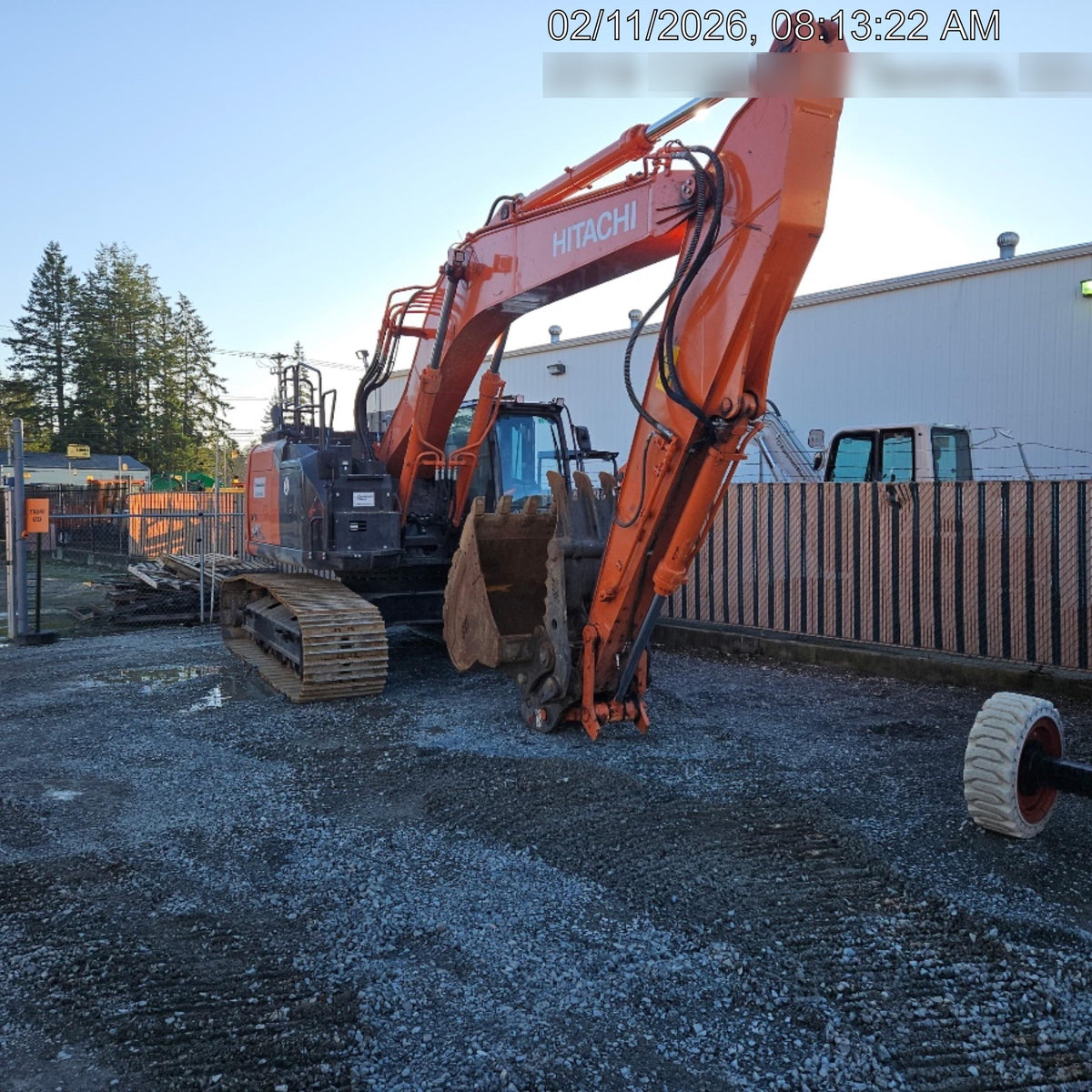 2025 HITACHI 54" Bucket - Hitachi