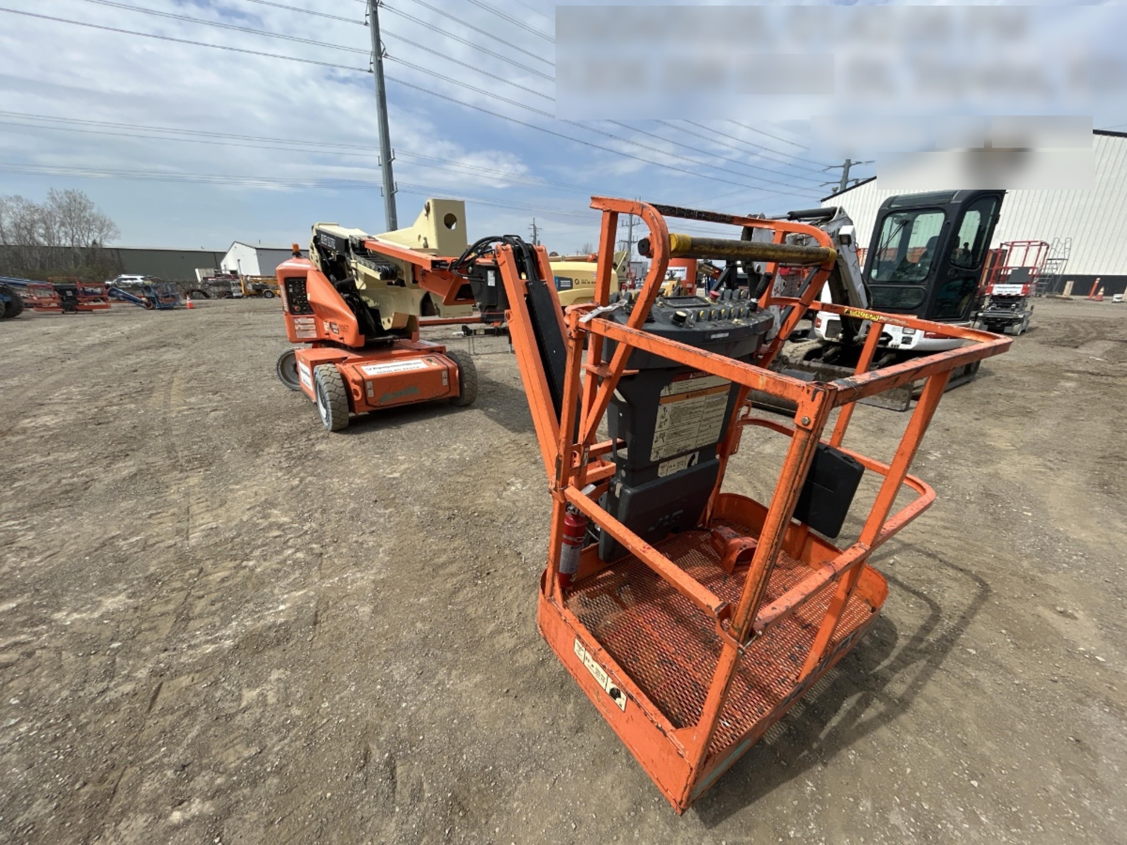 2019 JLG E400AJPN