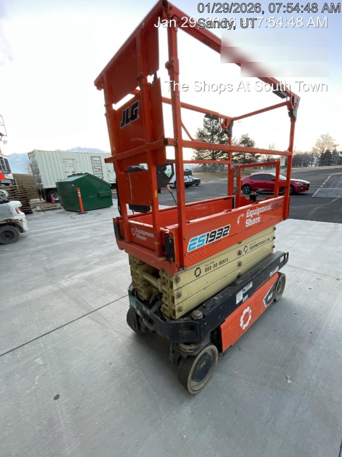 2023 JLG ES1932