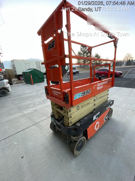 2023 JLG ES1932