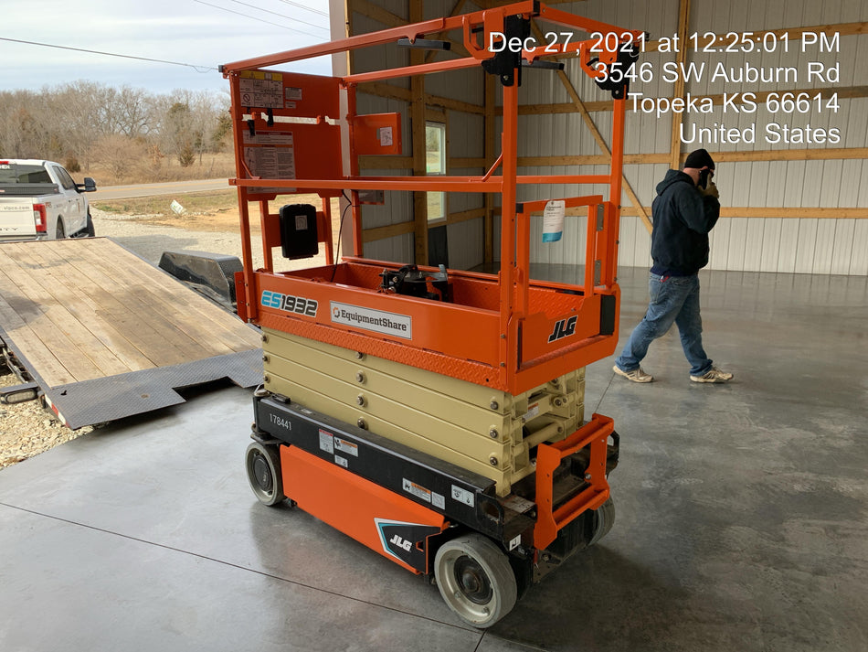 2021 JLG ES1932