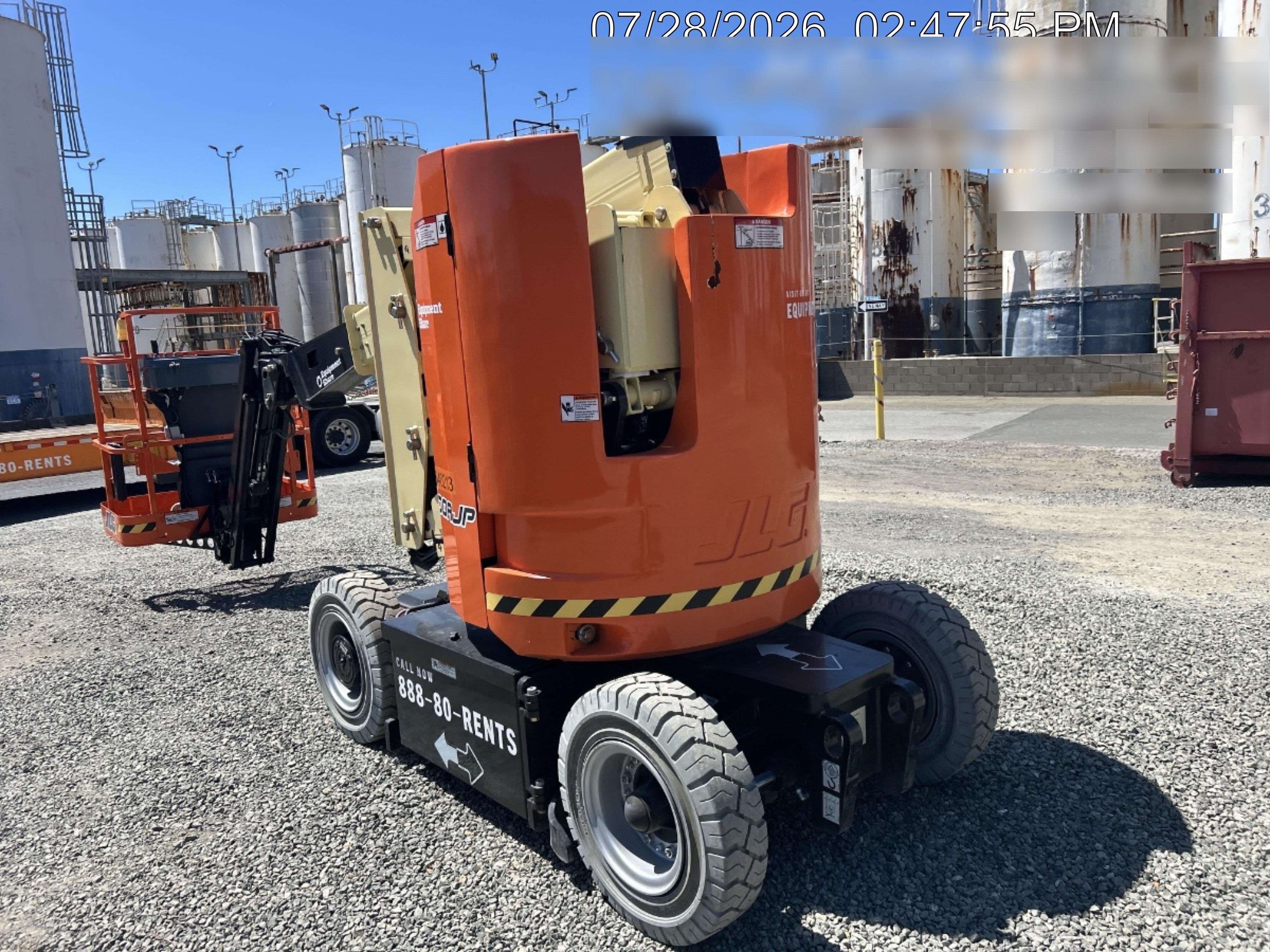 2025 JLG E300AJP