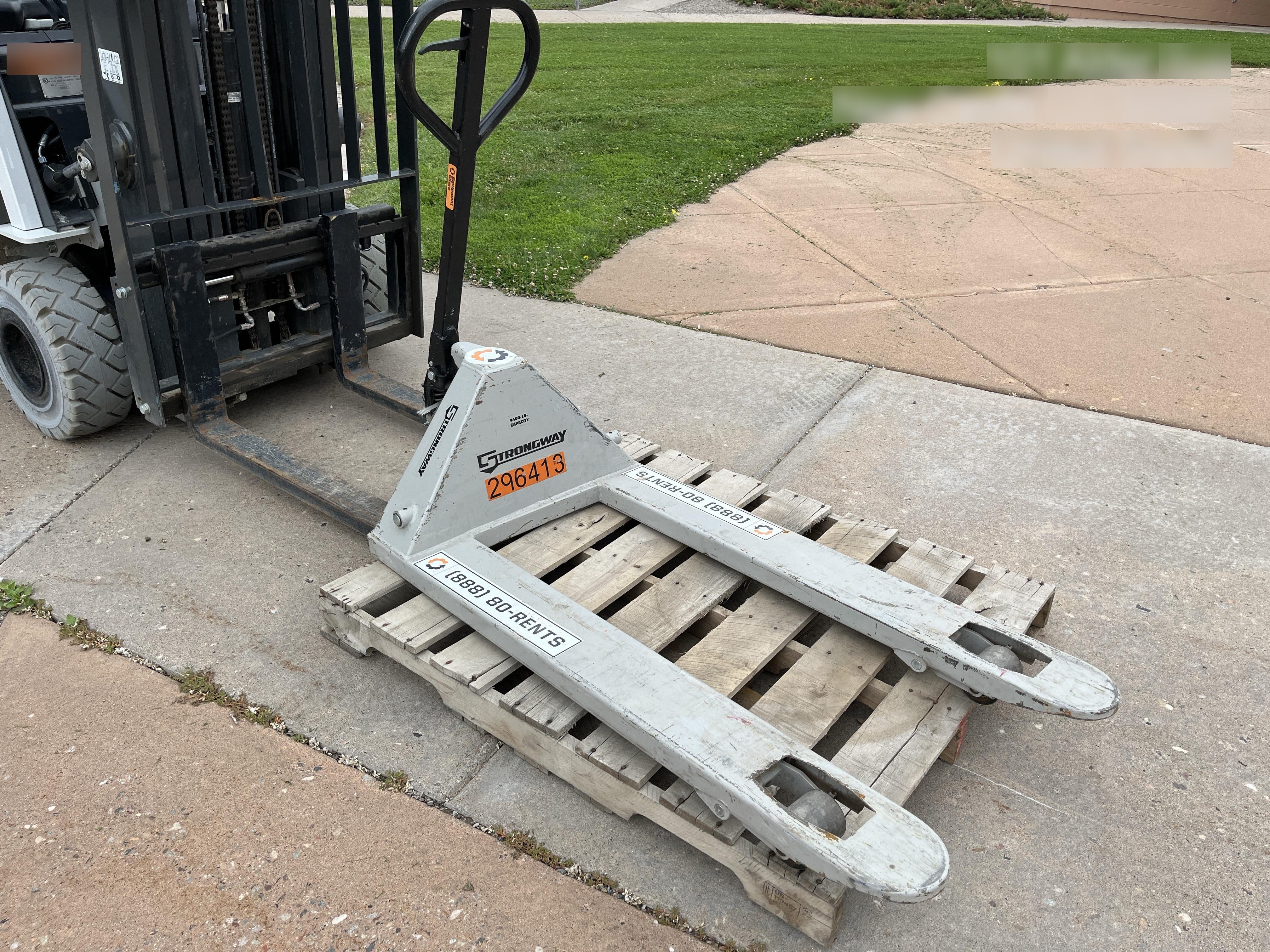 2022 STRONGWAY 4400 lb Pallet Jack
