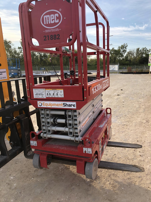 2019 MEC 1330SE MEC 1330SE w/ES Track Hardware, Full Extended 2 Year Warranty