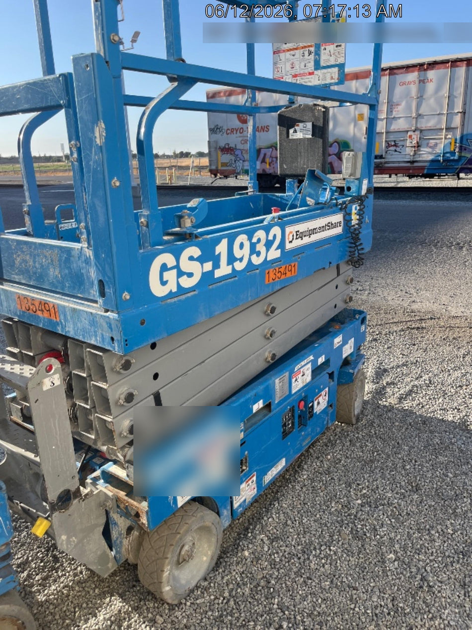 2021 GENIE GS-1932