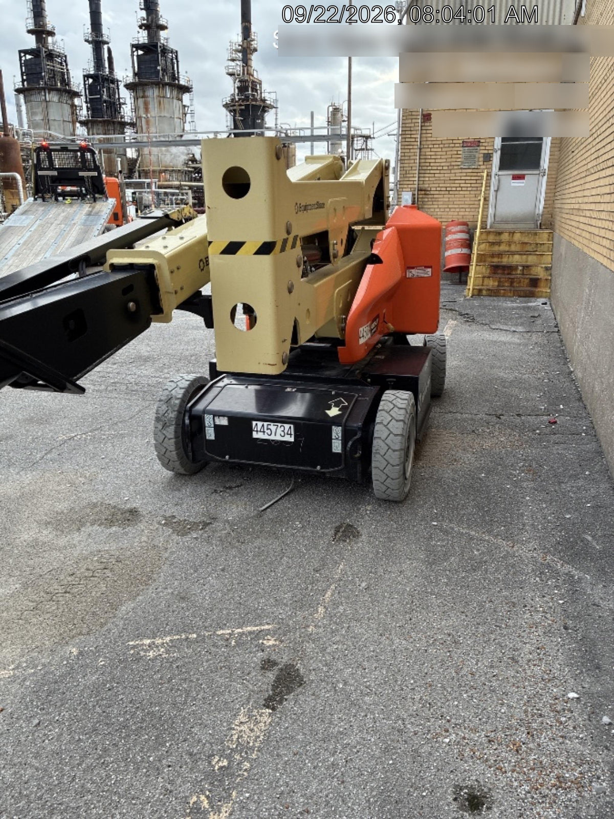 2024 JLG E400AJP Narrow