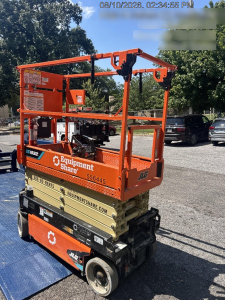 2025 JLG ES1932