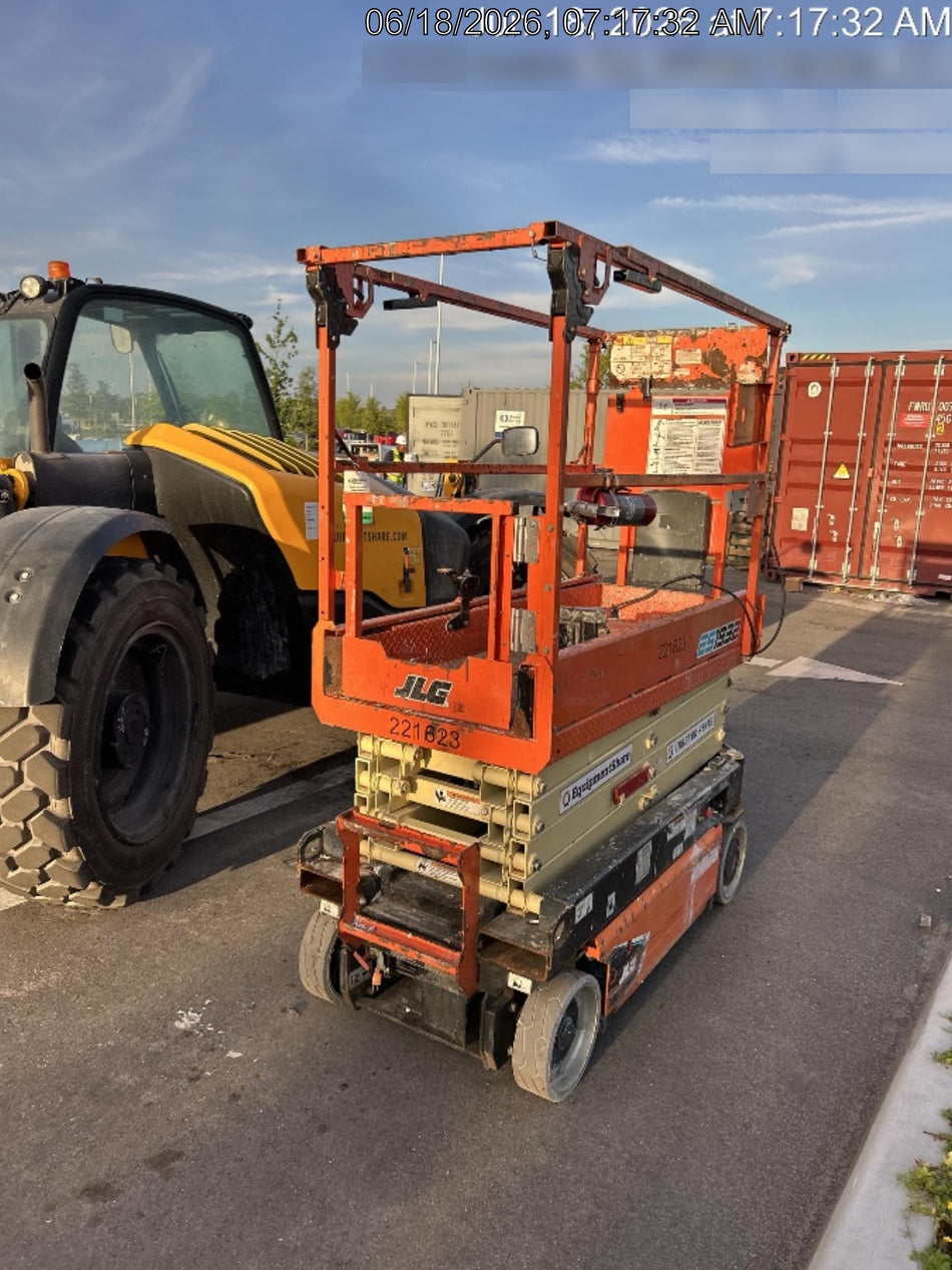 2022 JLG ES1932