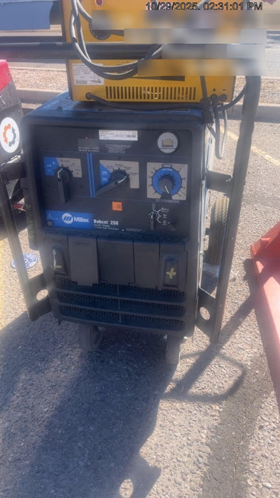 2019 Miller Electric BOBCAT 250 Standard w/Running Gear, Bracket, Hose