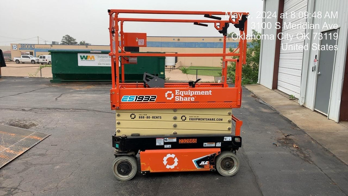 2022 JLG ES1932