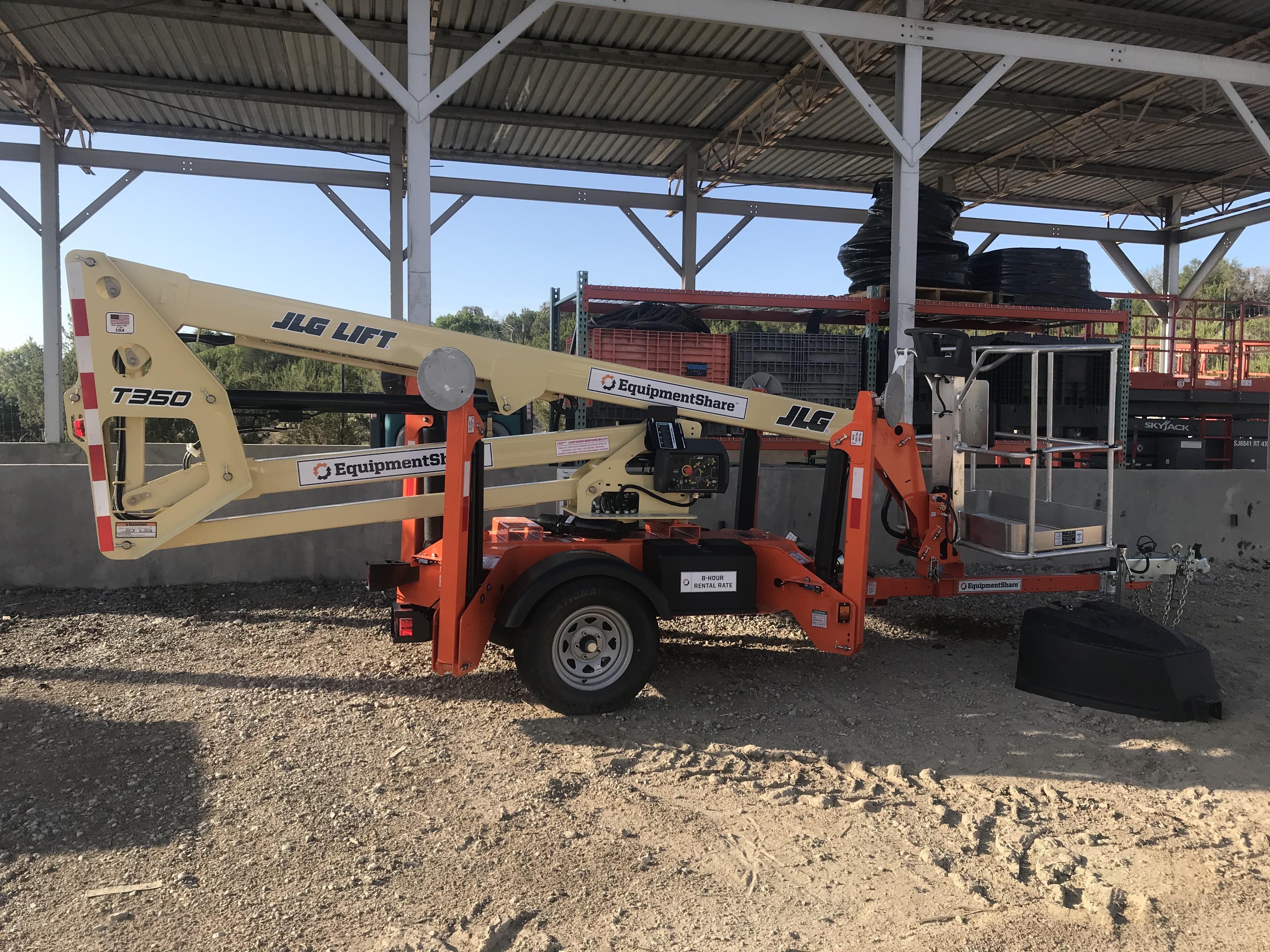 2022 JLG T350