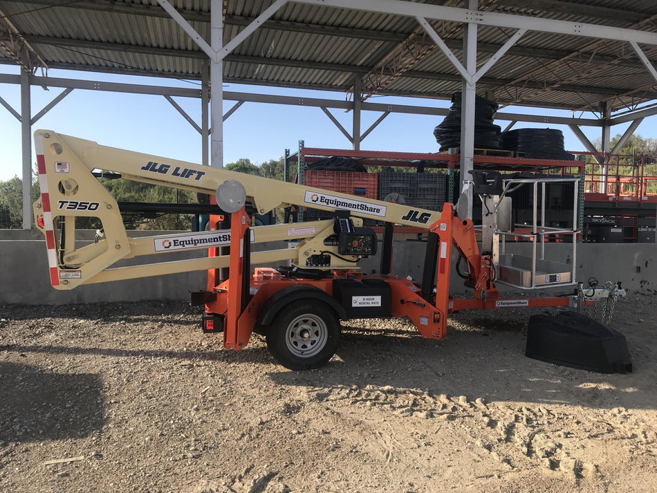 2022 JLG T350