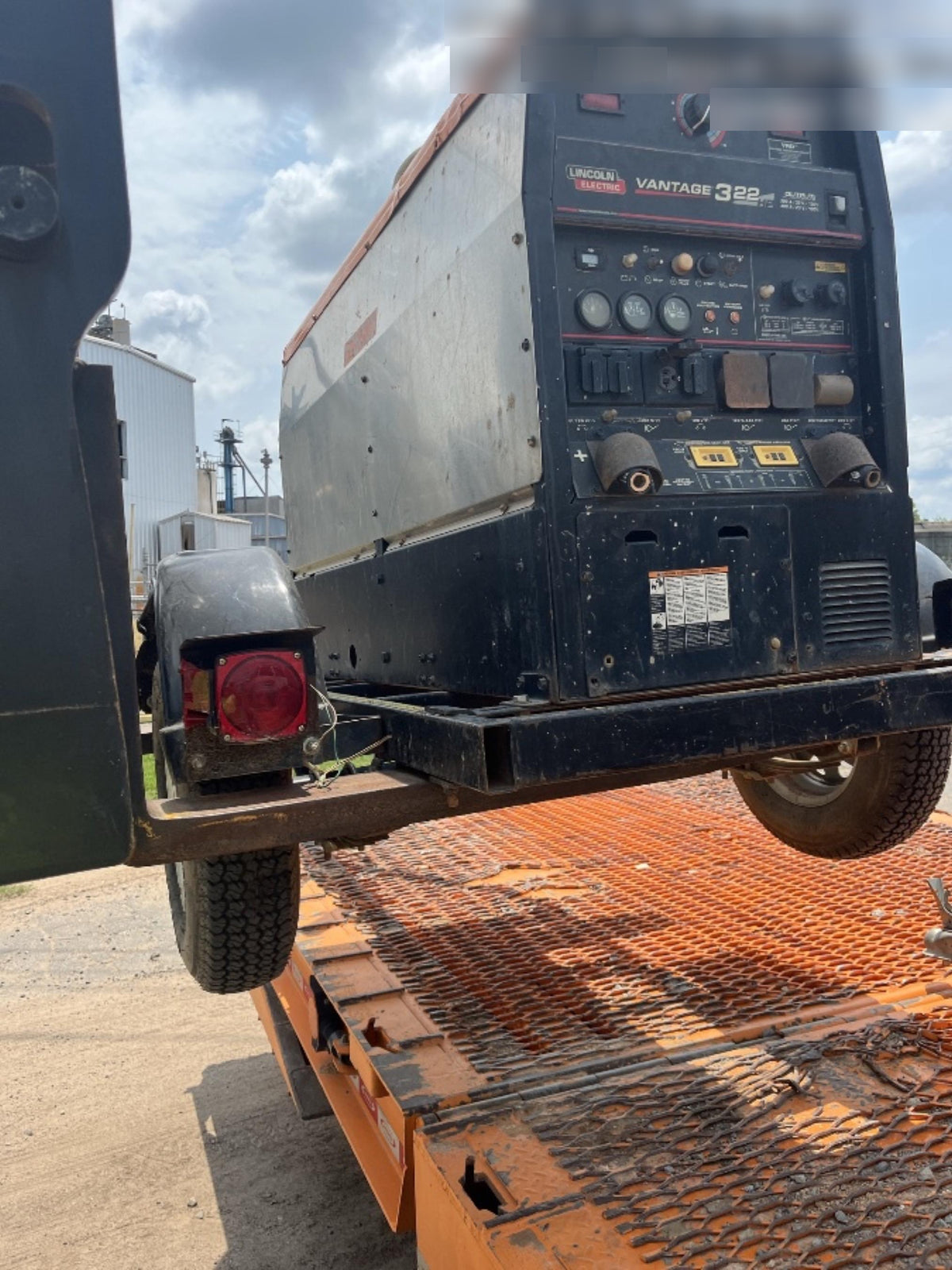 2021 Lincoln Electric Vantage 322 Vantage 322 Ready Pak 3 w/ Decals, ORANGE (includes trailer, cable rack, fender light kit) NO Telematics