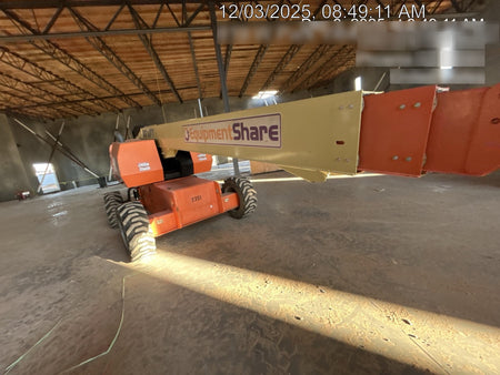 2017 JLG 660SJ
