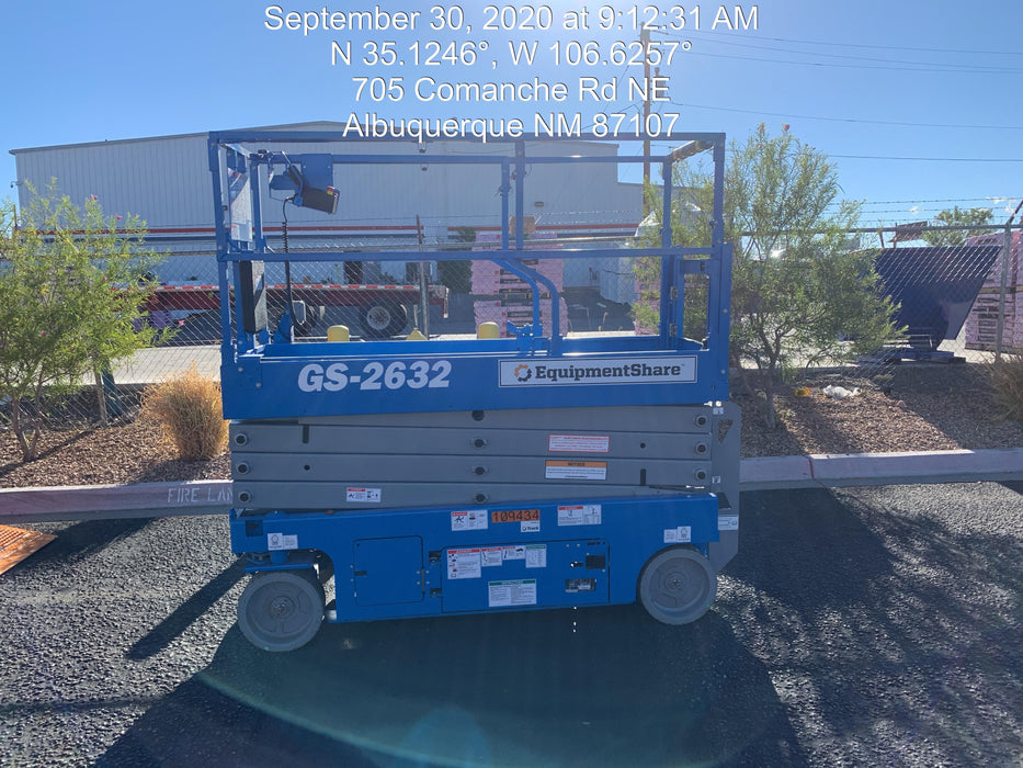 2020 Genie GS-2632 Solid NM Tires, Folding Rails with Half-Height Swing Gate, Beacon