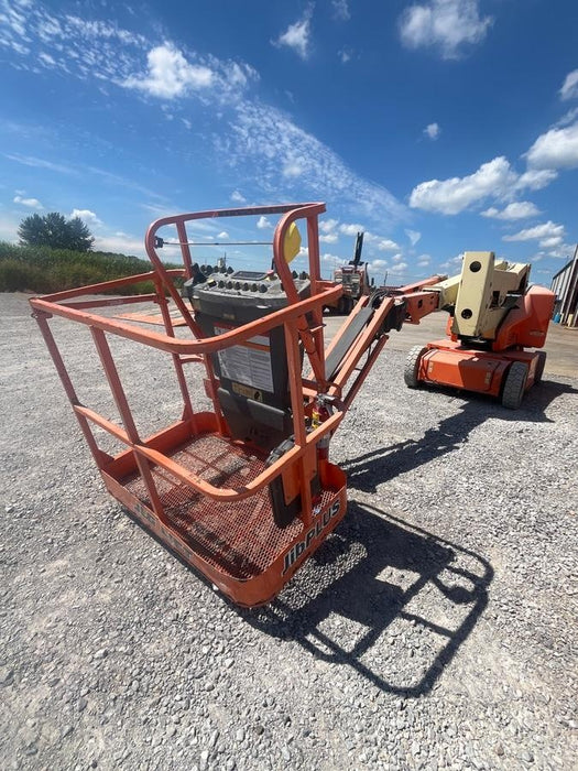 2019 JLG E400AJPN