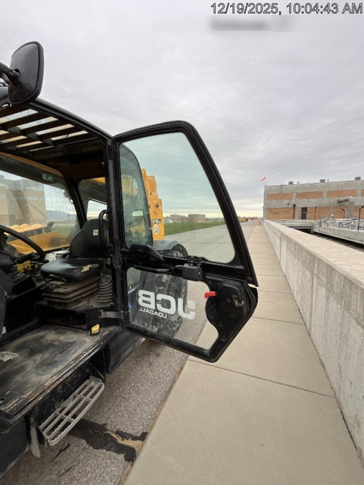 2020 JCB 512-56 Cab/Heat/Air, 109 HP, Solid Tires, STD Worklight, Beacon, Aux Hydraulics, Lifting Eye, Back up Alarm w/66" Carriage/60" Forks