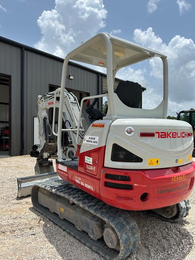 2025 TAKEUCHI TB235-2R