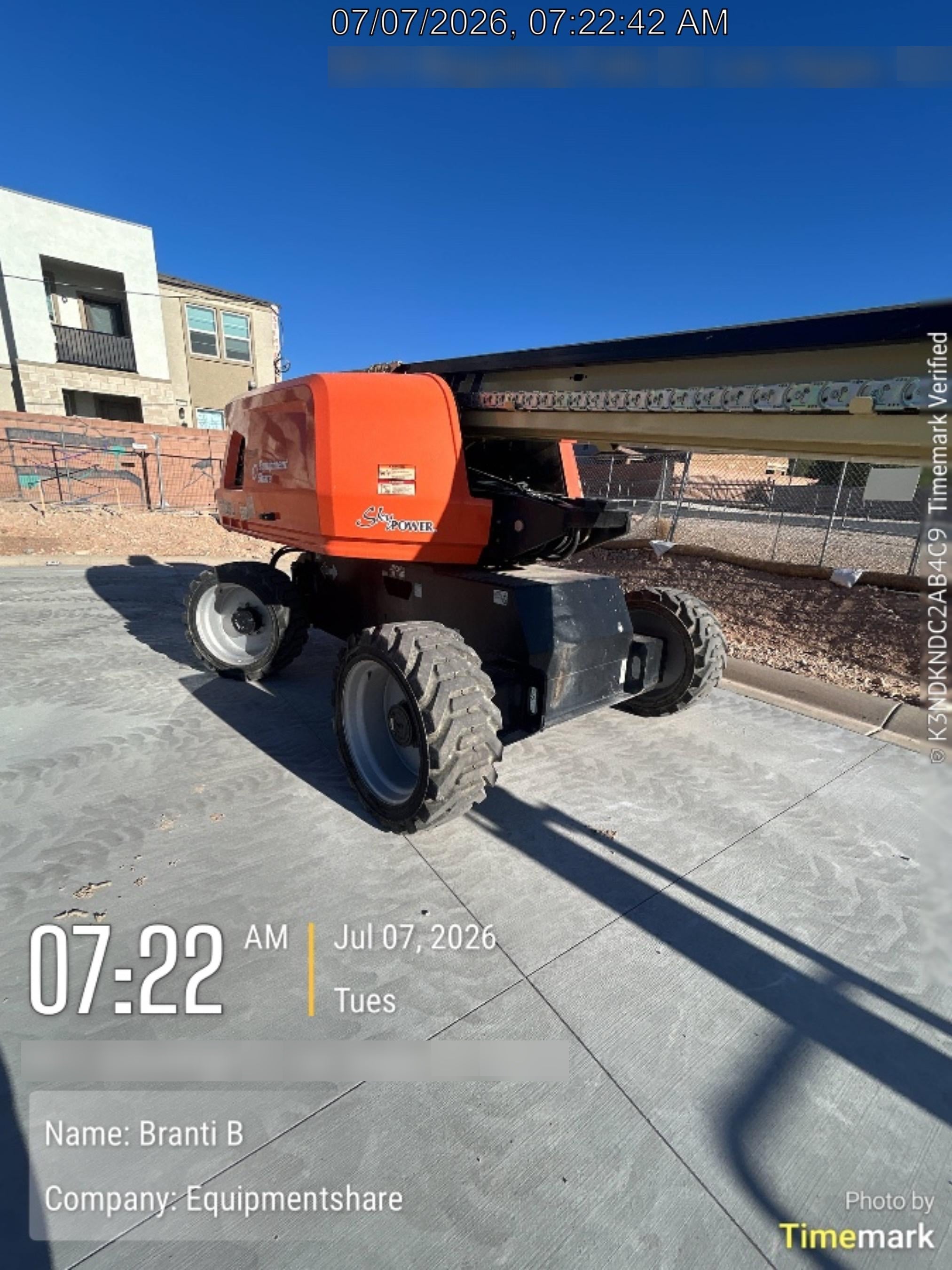 2023 JLG 660SJ
