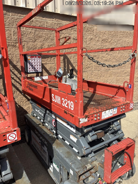 2018 Skyjack SJIII-3219 Skyjack SJIII3219 Scissor Lift w/Trojan Batteries