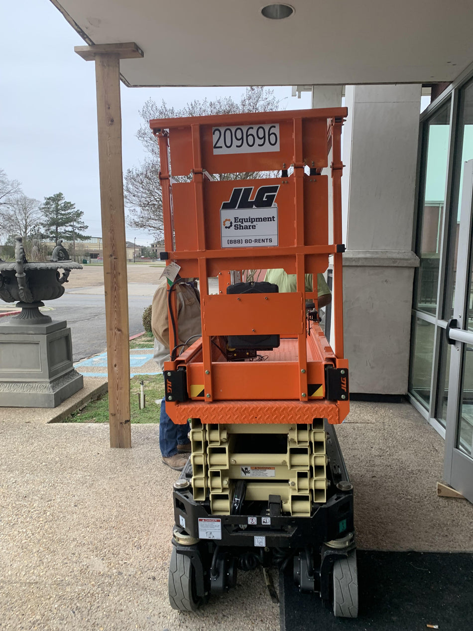 2022 JLG ES1932