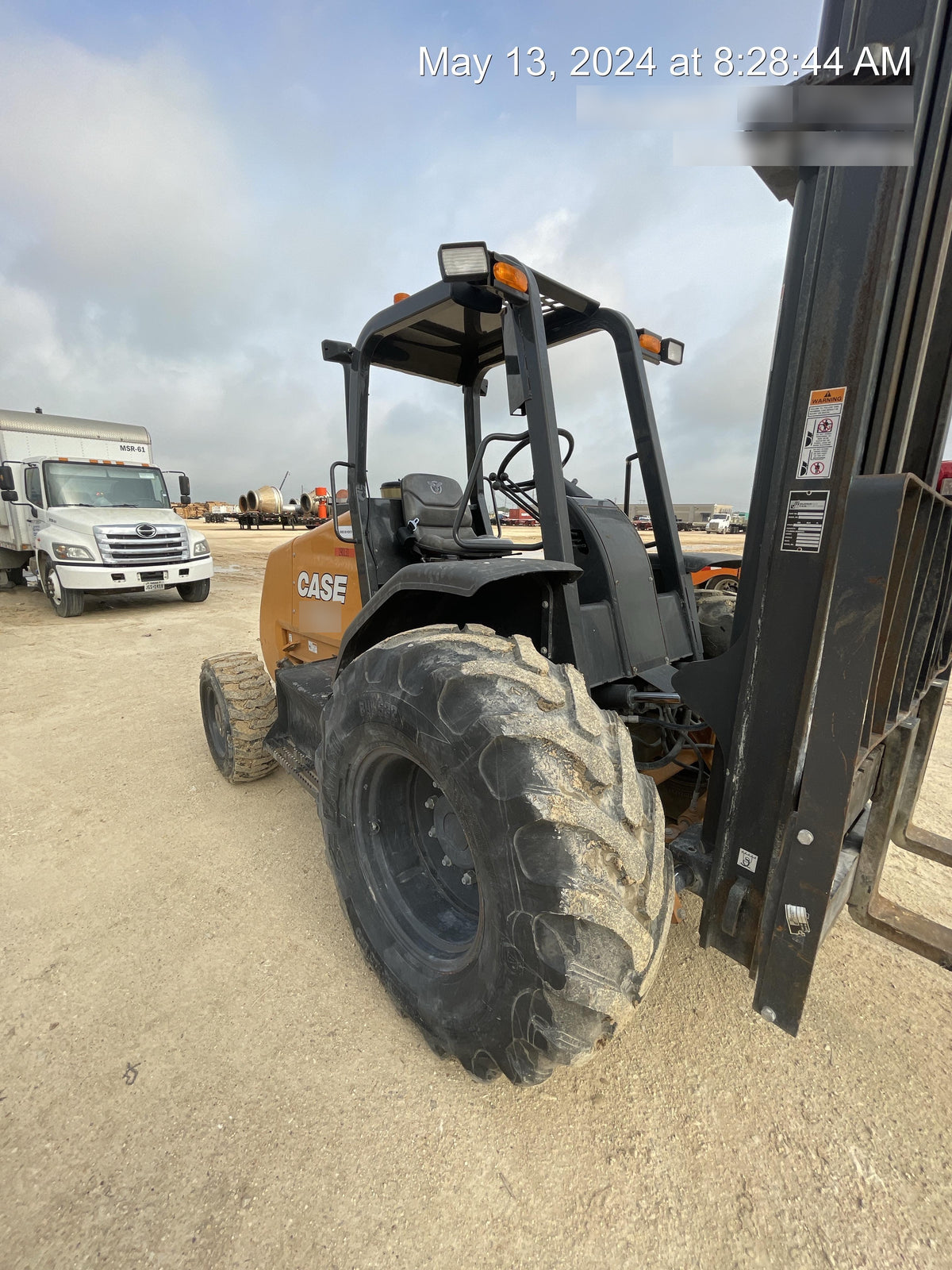 2021 CASE 588H