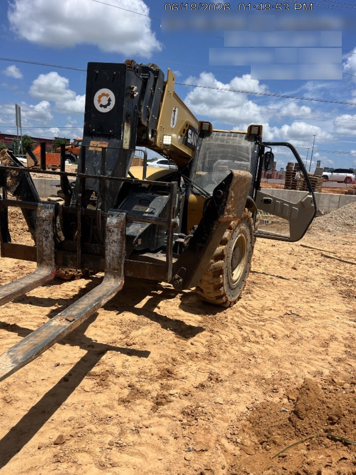 2022 SANY STH1056
