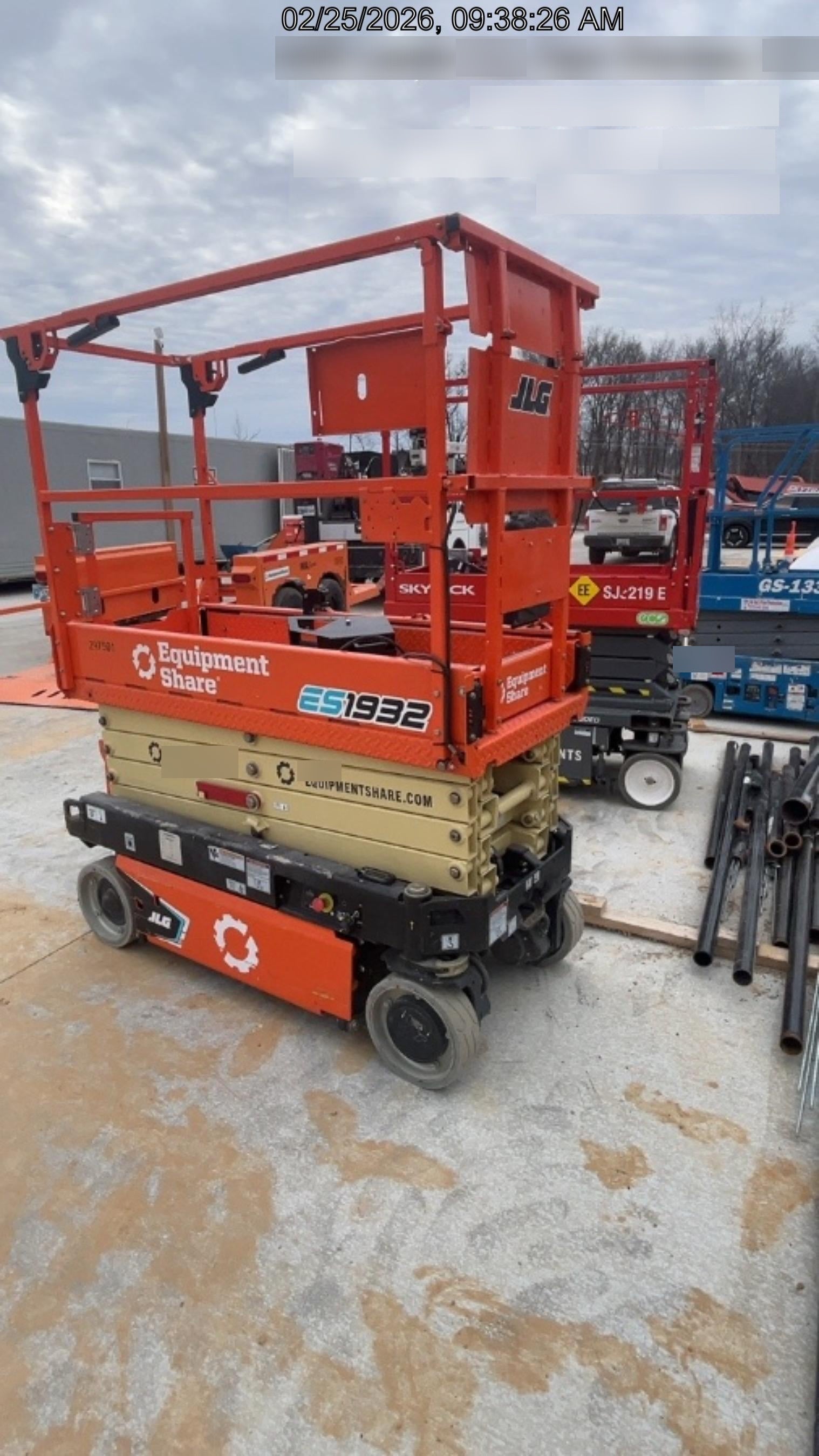 2023 JLG ES1932