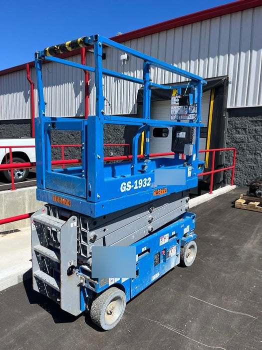 2021 GENIE GS-1932