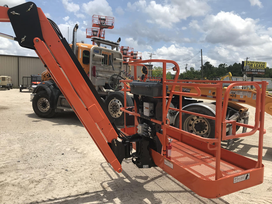 2019 JLG 800AJ