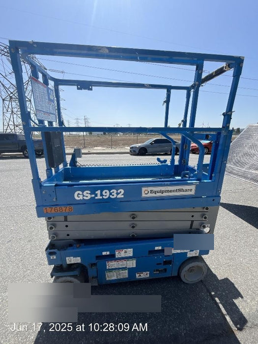2021 GENIE GS-1932