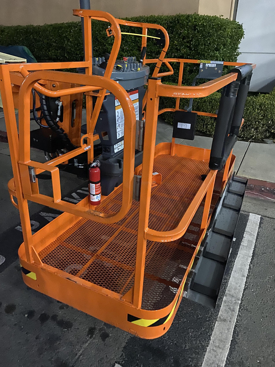 2022 JLG 600S