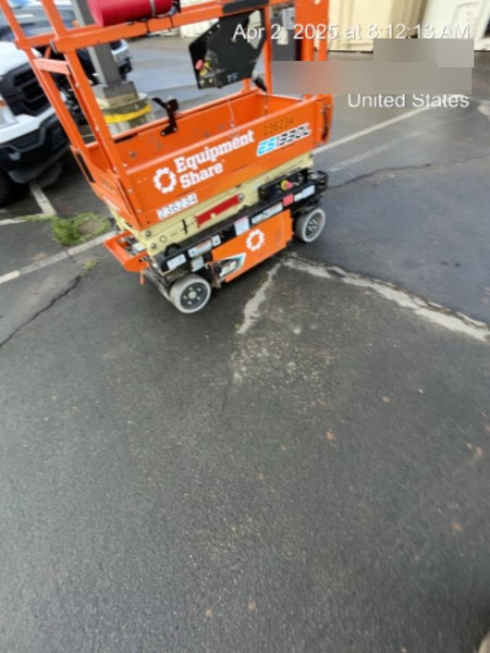 2022 JLG ES1330L