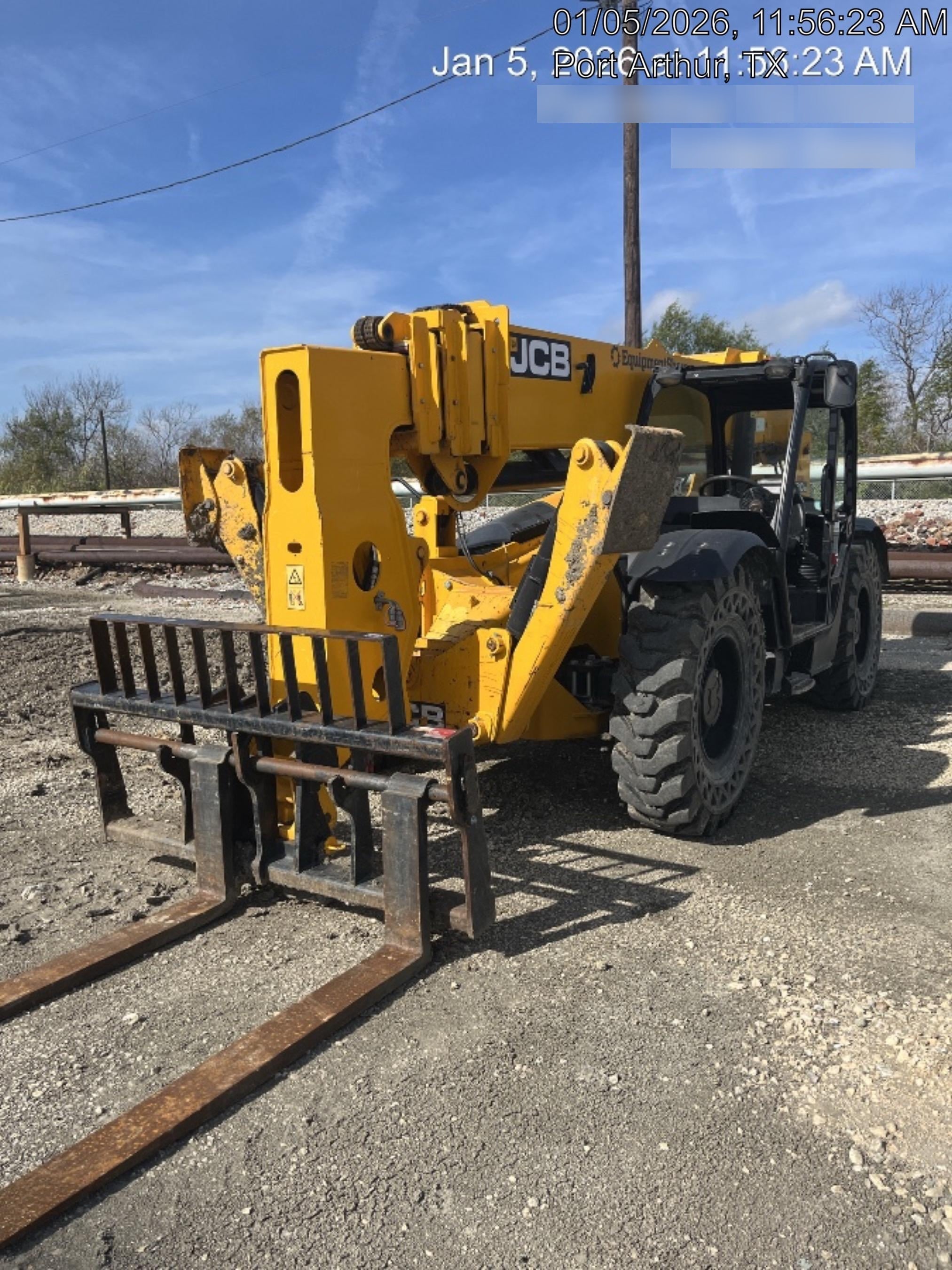 2023 JCB 510-56