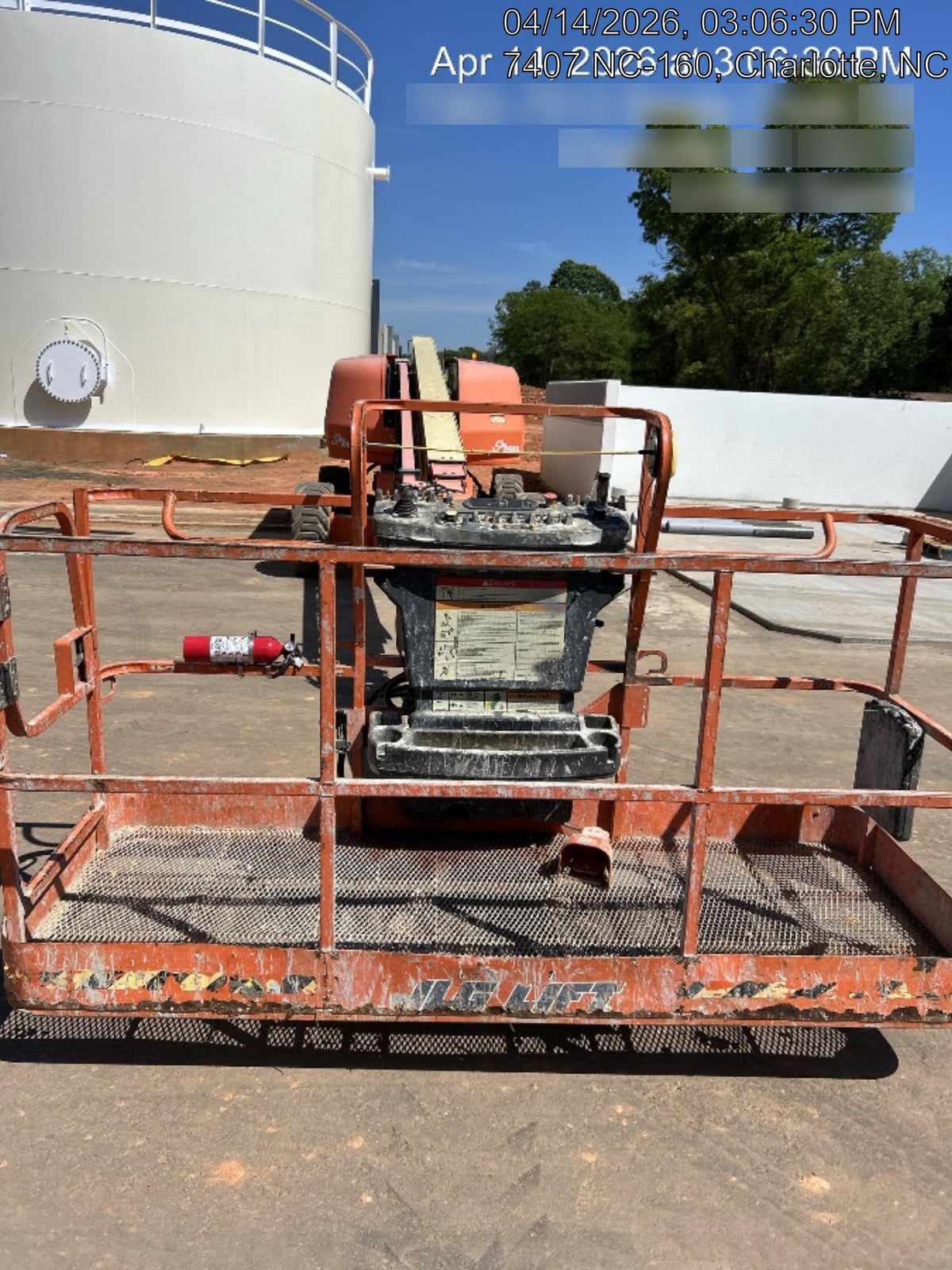 2022 JLG 660SJ