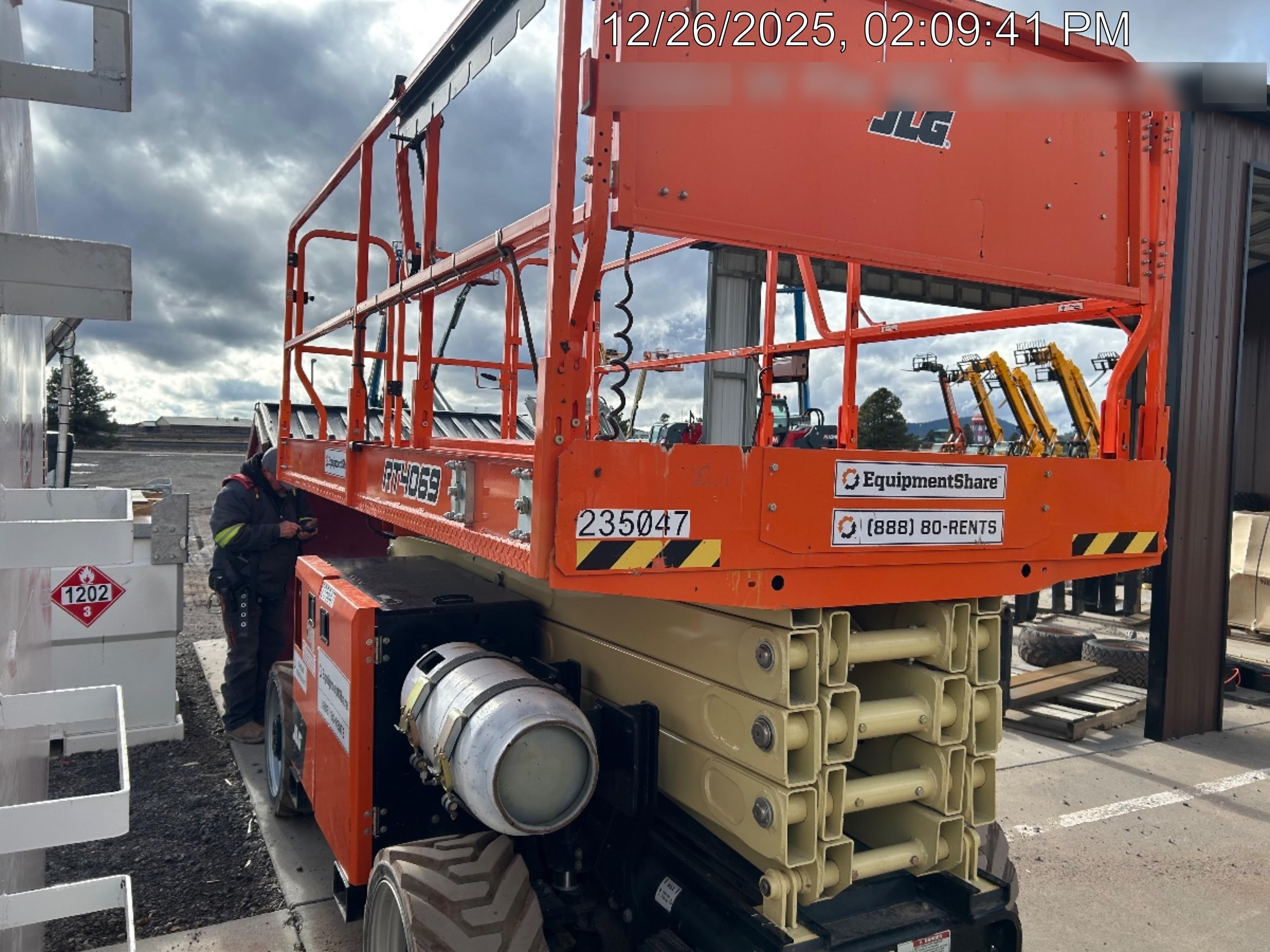 2022 JLG RT4069