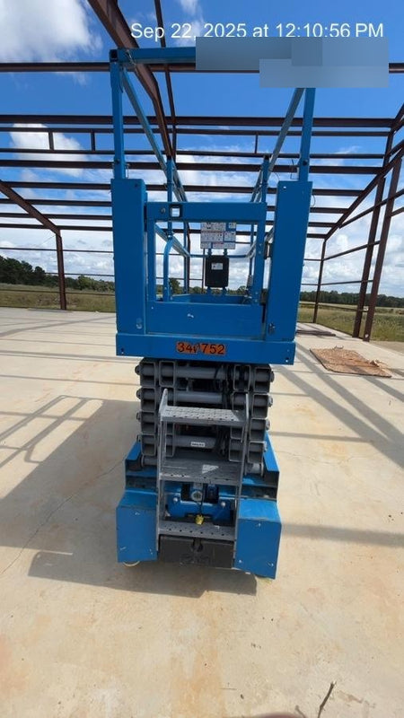 2023 GENIE GS-3232