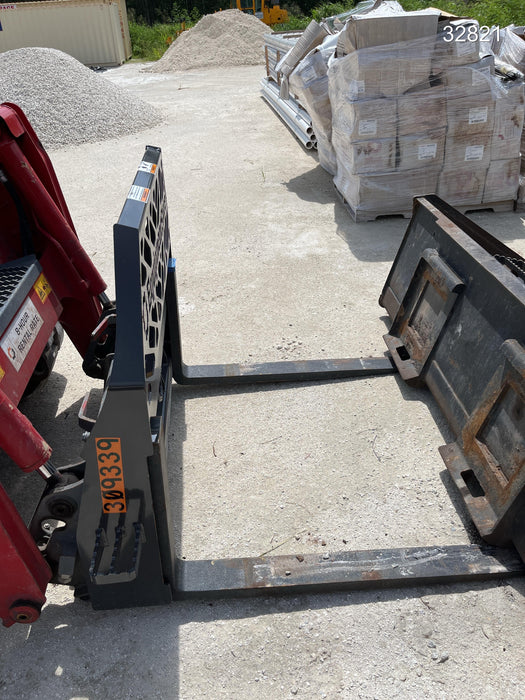 2023 PALADIN 48" Pallet Forks - Paladin