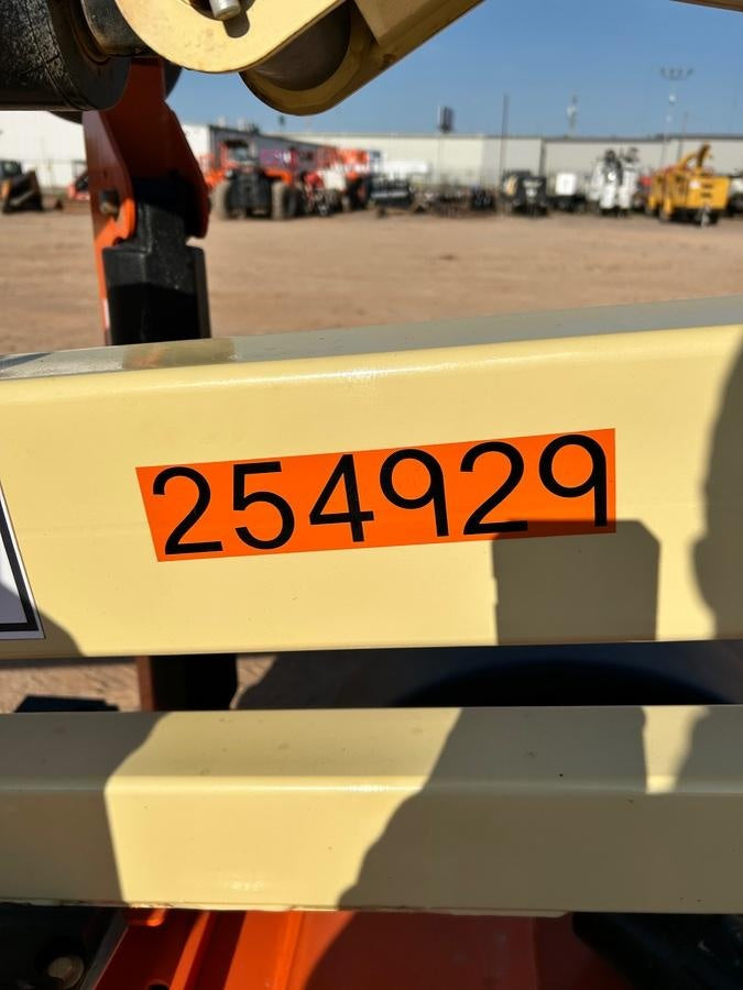 2022 JLG T350