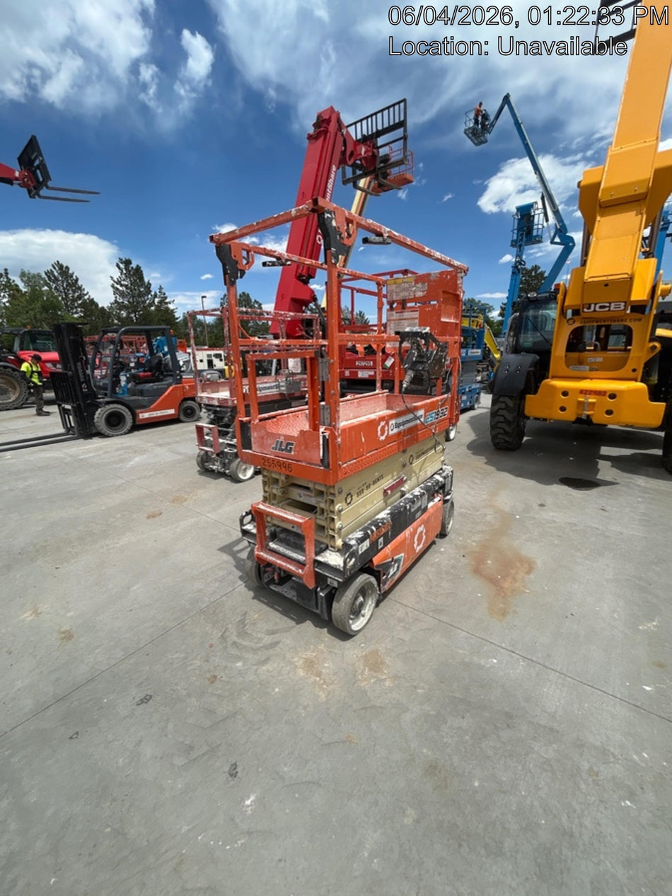 2022 JLG ES1932