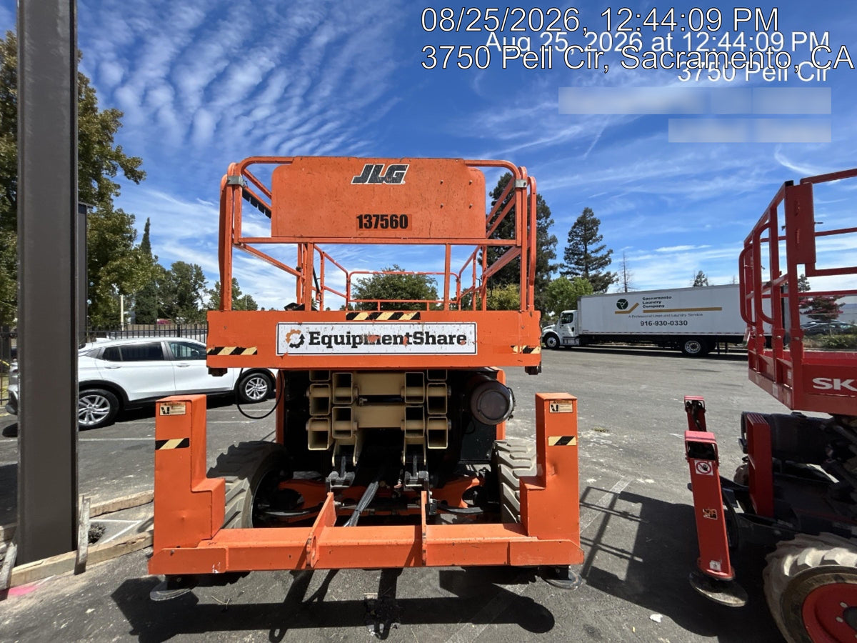 2021 JLG 330LRT