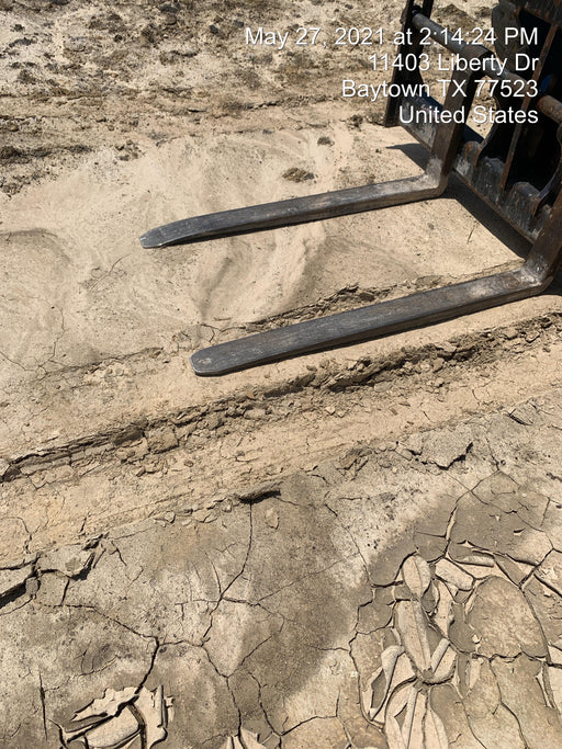 2018 Genie GTH-844 GTH-844 w/Open ROPS, Solid Tires, beacon/work lights, 60" carriage/forks