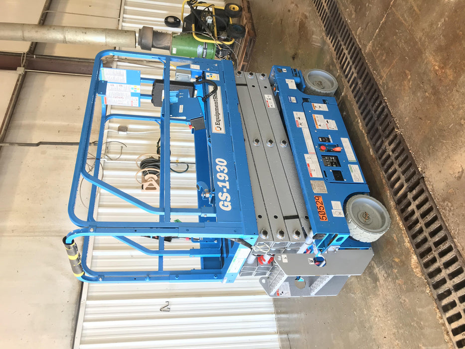 2019 Genie GS-1930 Fixed Rails with Chain Entry