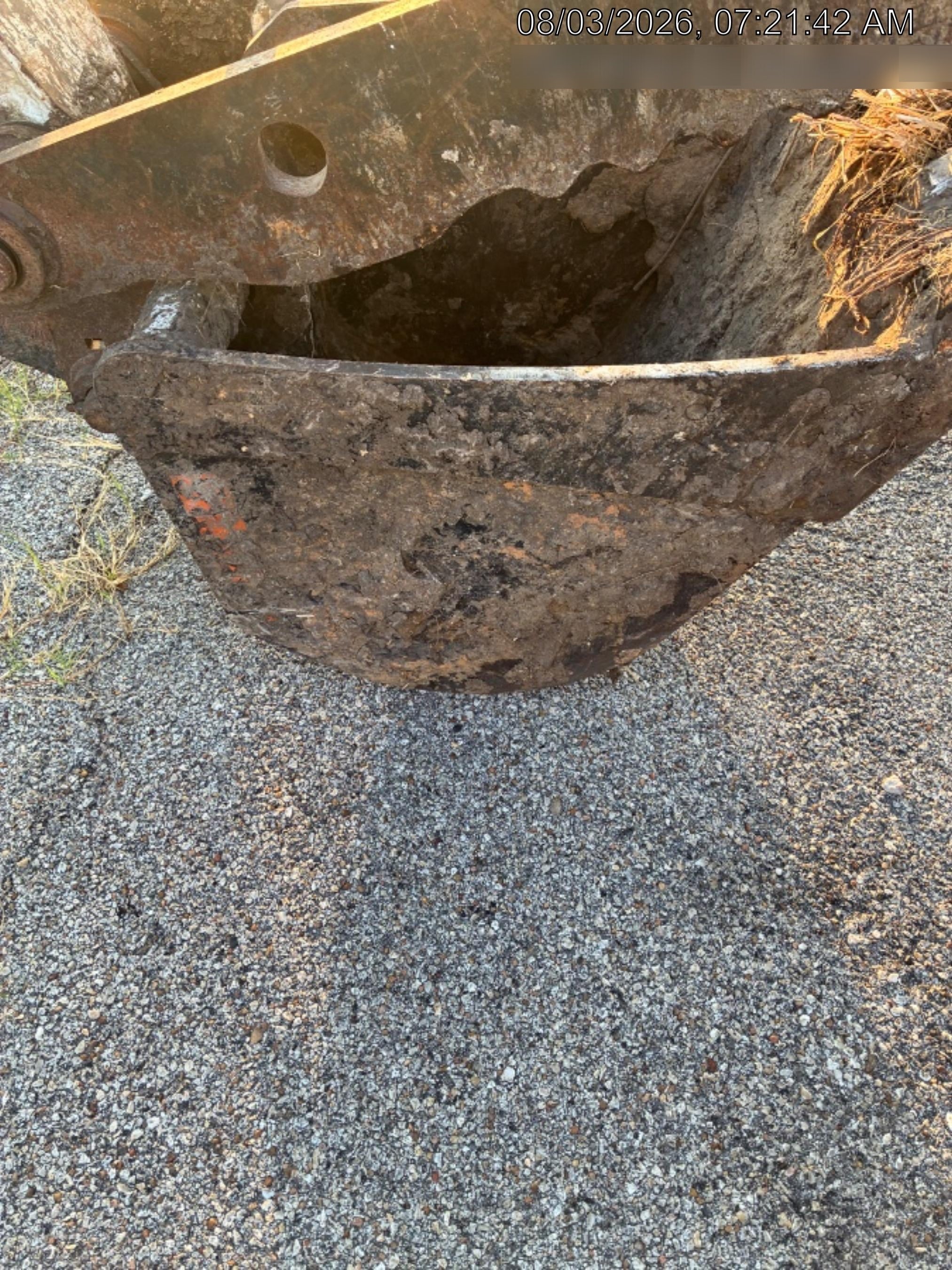 2025 TAKEUCHI 24" Bucket Takeuchi