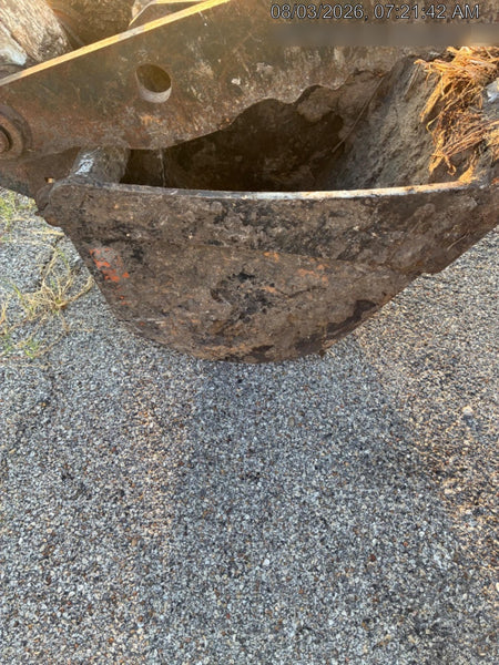 2025 TAKEUCHI 24" Bucket Takeuchi