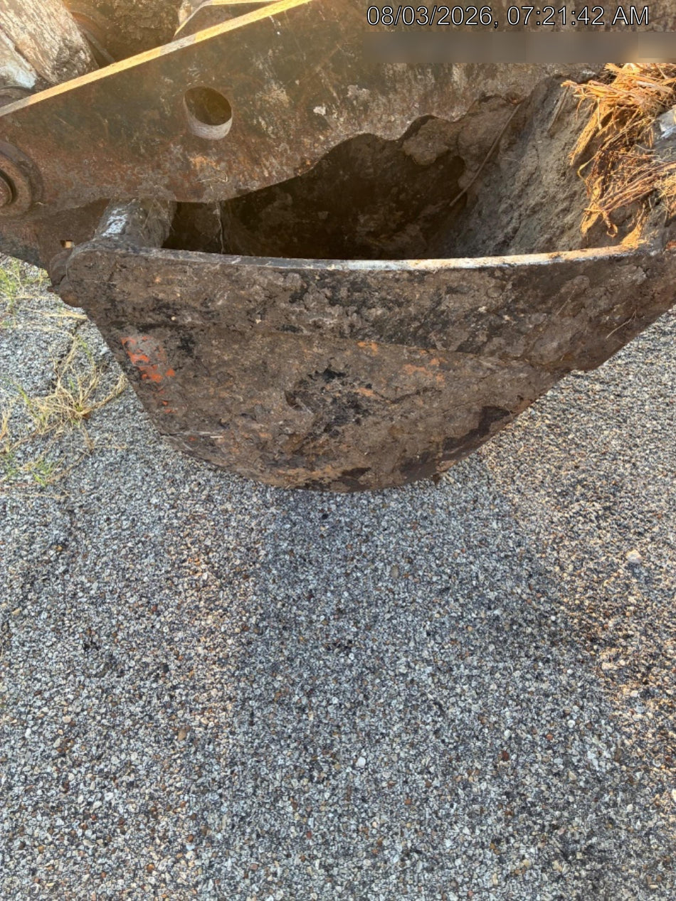 2025 TAKEUCHI 24" Bucket Takeuchi